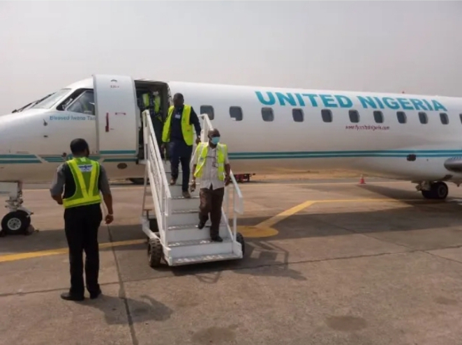 Jirgin saman ‘United Nigeria Airlines’ ɗauke da fasinjoji 50 ya tsallake rijiya da baya