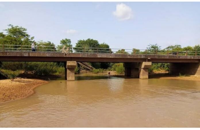 An tsinci gawar wani ƙaramin yaro a ƙarƙashin gada