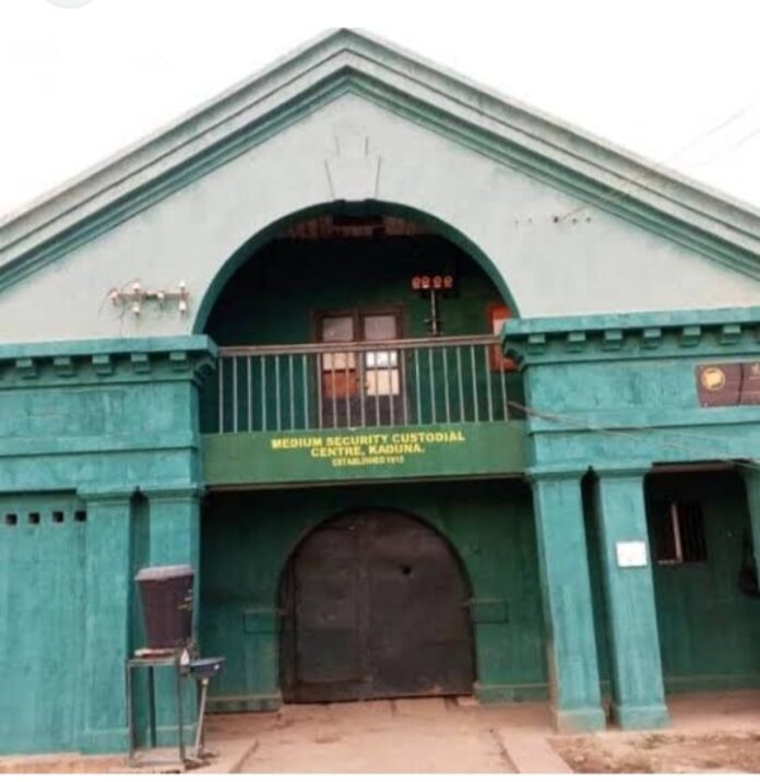 Fursunoni 11 a gidan yari na Kaduna sun kammala digiri