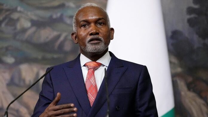 Shugaban ƙasa bai naɗa jakadu ba - Gwamnatin Tarayya