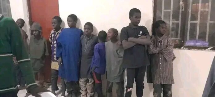 Hisbah ta fara kwashe yara da ke gararamba a tituna Hisbah ta fara kwashe yara da ke gararamba a tituna