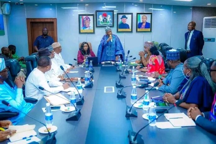 Za mu yiwa filin jirgin saman Legas ginin zamani - Ganduje