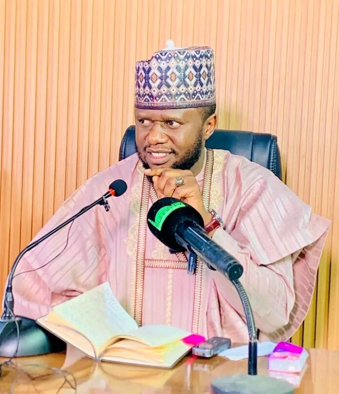 Bai kamata ana ɗaukar mabuƙata hotuna a lokacin da ake ba su sadaka ba - Dakta Jameel Sadis