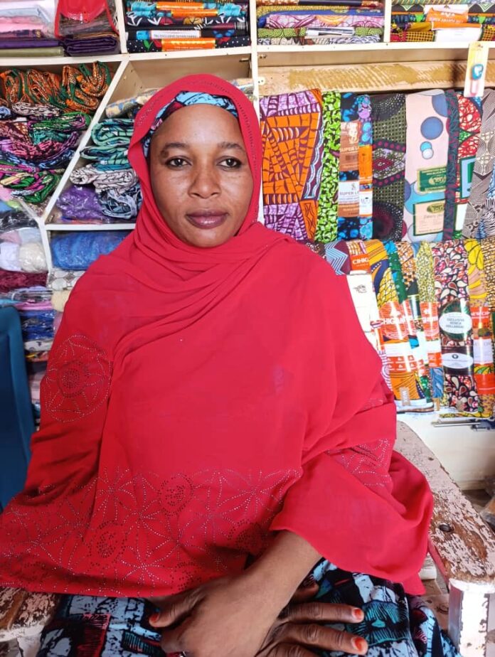 Gidauniyar MJ Alƙali ta raba wa marayu 100 kayan Sallah a Yobe (Hotuna)