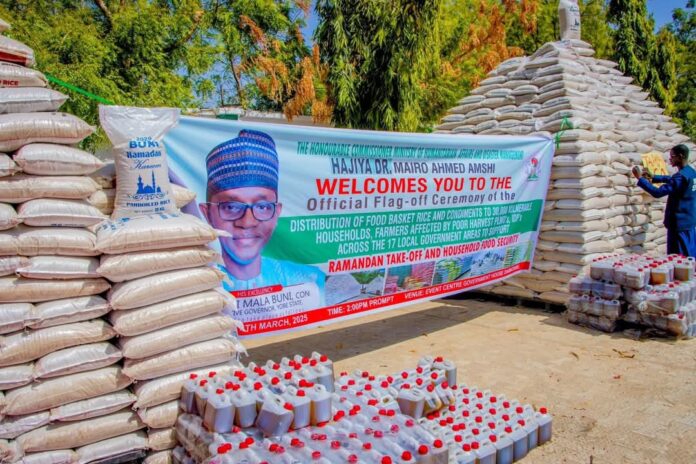 Watan Ramadan: Gwamnan Yobe ya ƙaddamar da raba buhunan shinkafa dubu 35