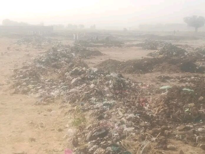 Muna neman ɗauki kan yadda warin ƙona ƙazanta ke addabarmu a Muna neman ɗauki kan yadda warin ƙona ƙazanta ke addabarmu a Kududdufawa