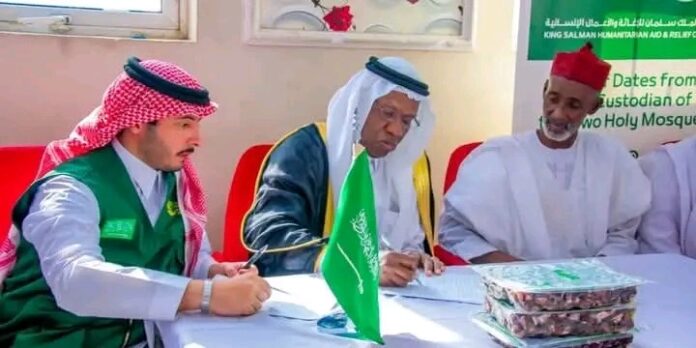 Gwamnatin Kano ta fara rabon dabinon da ƙasar Saudiyya ta bayar a rabawa al'ummar jihar