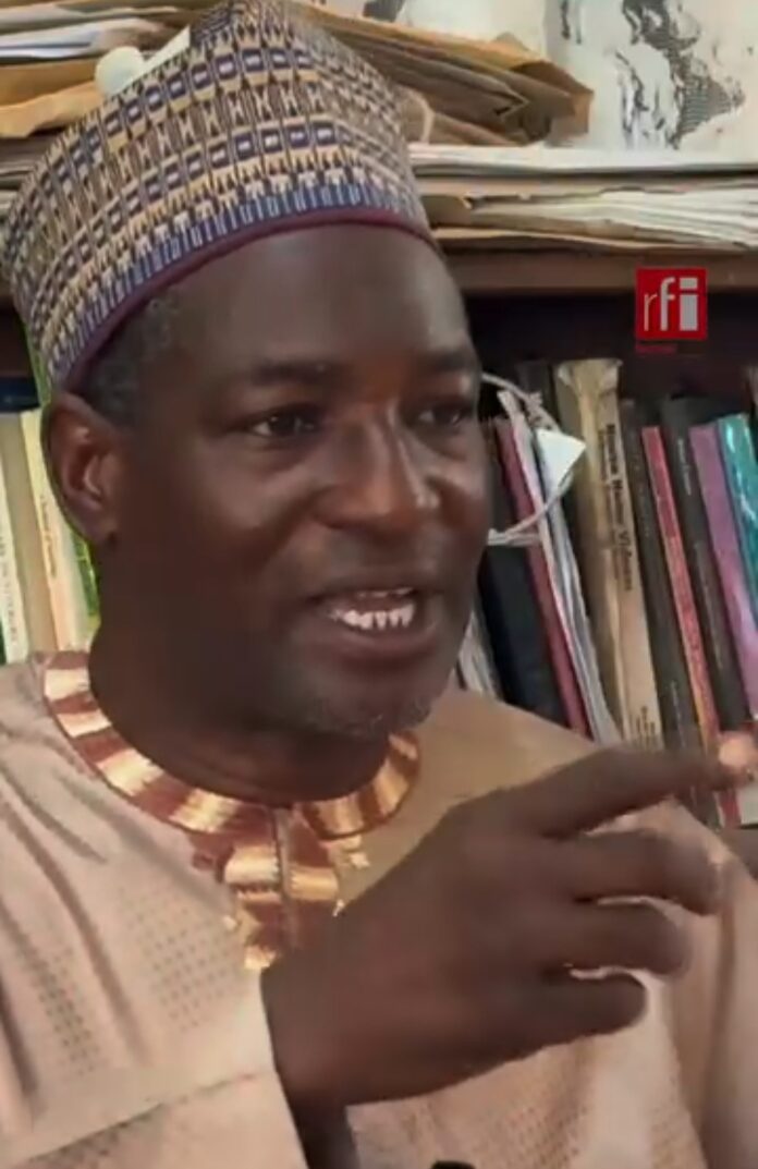 Babu Farfesan da albashinsa yake kai shi wata - Farfesa Balarabe Abdullahi