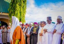 Gwamnan Yobe ya halarci jana’izar Sarkin Gudi a garin Gadaka Gwamnan Yobe ya halarci jana'izar Sarkin Gudi a garin Gadaka