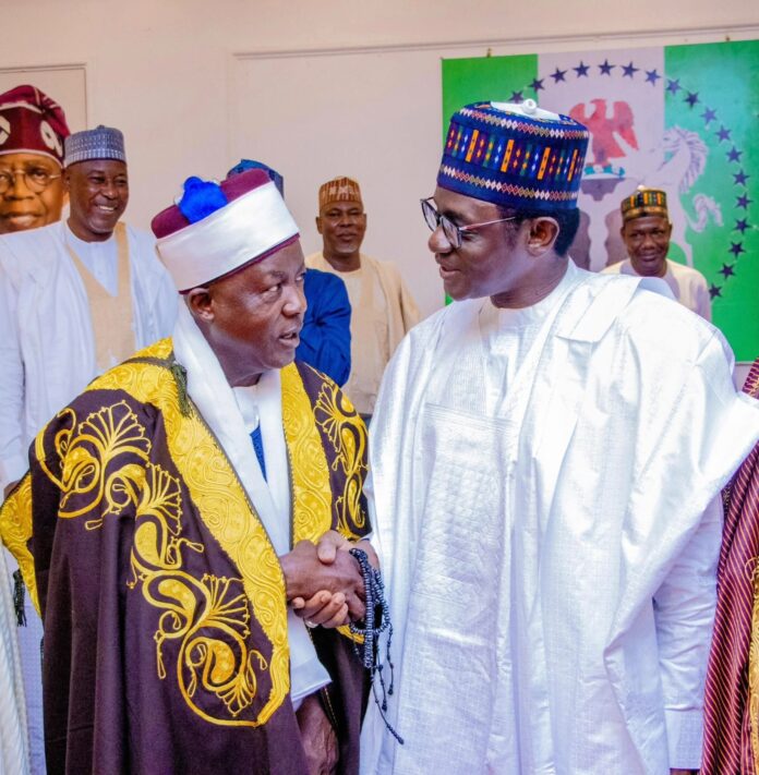 Gwamnan Yobe ya taya sabon Sarkin Gudi murna, ya kira ga sarakunan gargajiya da su kawo ƙarshen shan miyagun ƙwayoyi 