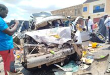 Mutane 18 sun jikkata bayan da wata motar APC ta auka cikin taron mutane a Jigawa Mutane 18 Sun jikkata bayan da wata motar APC ta auka cikin taron mutane a Jigawa