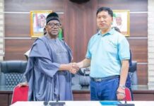 Gwamnan Bauchi ya naɗa ɗan ƙasar China a matsayin mai bashi shawara kan tattalin arziƙi Gwamnan Bauchi ya naɗa ɗan ƙasar China a matsayin mai bashi shawara kan tattalin arziƙi