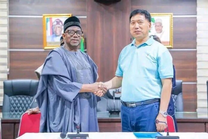 Gwamnan Bauchi ya naɗa ɗan ƙasar China a matsayin mai bashi shawara kan tattalin arziƙi