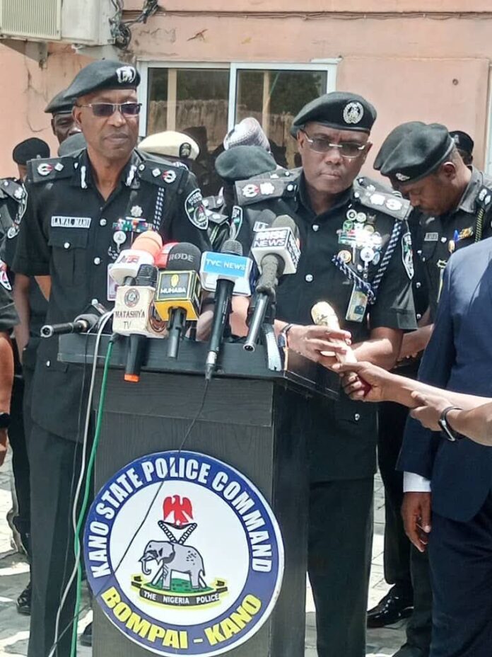 Rundunar 'yansanda a Kano, ta kama 'yansandan bogi Rundunar 'yansanda a Kano, ta kama 'yansandan bogi