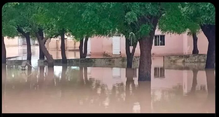 Ambaliyar ruwa a Katsina, ta tilasta rufe masallacin Juma’a mai shekaru 40 Ambaliyar ruwa a Katsina, ta tilasta rufe masallacin Juma’a mai shekaru 40