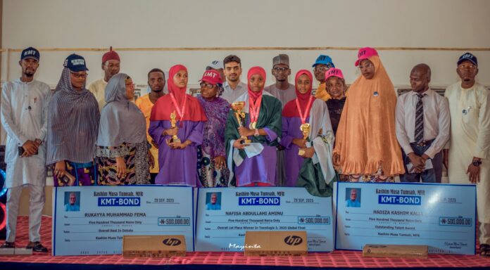 KMT ya bawa kowace ɗaya daga cikin gwarazan gasar turanci ta duniya Naira dubu 500 da kwamfuta (Hotuna)