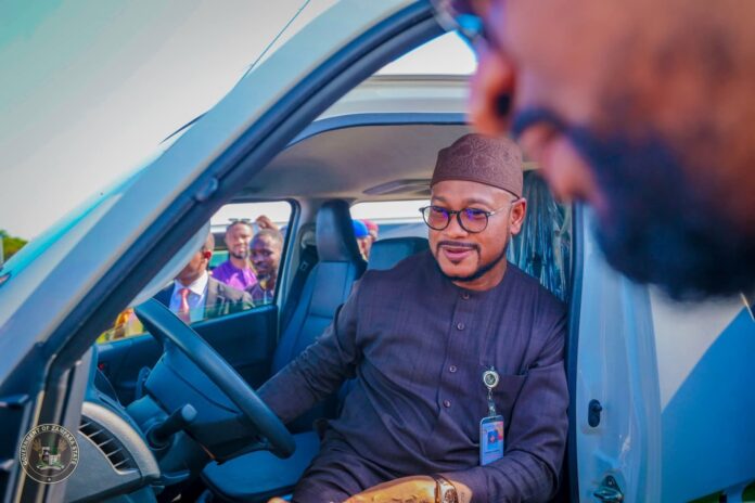 Gwamnan Zamfara ya ƙaddamar da motocin bas 50 don sauƙaƙa zirga-zirga a al'ummar jihar 