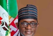 Gwamnan Yobe ya ɗauki sabbin Malamai 948 don inganta ilimin Firamare a jihar Gwamnan Yobe ya ɗauki sabbin Malamai 948 don inganta ilimin Firamare a jihar