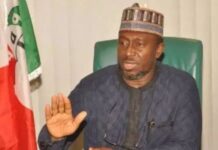 Kotu ta tsige ɗan majalisar Zamfara saboda sauya sheƙa daga PDP zuwa APC Kotu ta tsige ɗan majalisar Zamfara saboda sauya sheƙa daga PDP zuwa APC