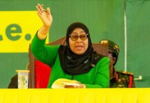 Suluhu ta lashe zaɓen shugaban ƙasar Tanzaniya yayin da ake ci gaba da tashin hankali a ƙasar Suluhu ta lashe zaɓen shugaban ƙasar Tanzaniya yayin da ake ci gaba da tashin hankali a ƙasar