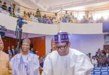 Gwamna Buni ya gabatar da Naira biliyan 515.6 na kasafin kuɗi na shekarar 2026 a majalisar dokokin Jihar Yobe Gwamna Buni ya gabatar da Naira biliyan 515.6 na kasafin kuɗi na shekarar 2026 a majalisar dokokin Jihar Yobe