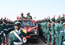 COAS ya yi kira ga sabbin sojojin Najeriya 3,439 kan ladabi, aminci da ƙwarewa COAS ya yi kira ga sabbin sojojin Najeriya 3,439 kan ladabi, aminci da ƙwarewa